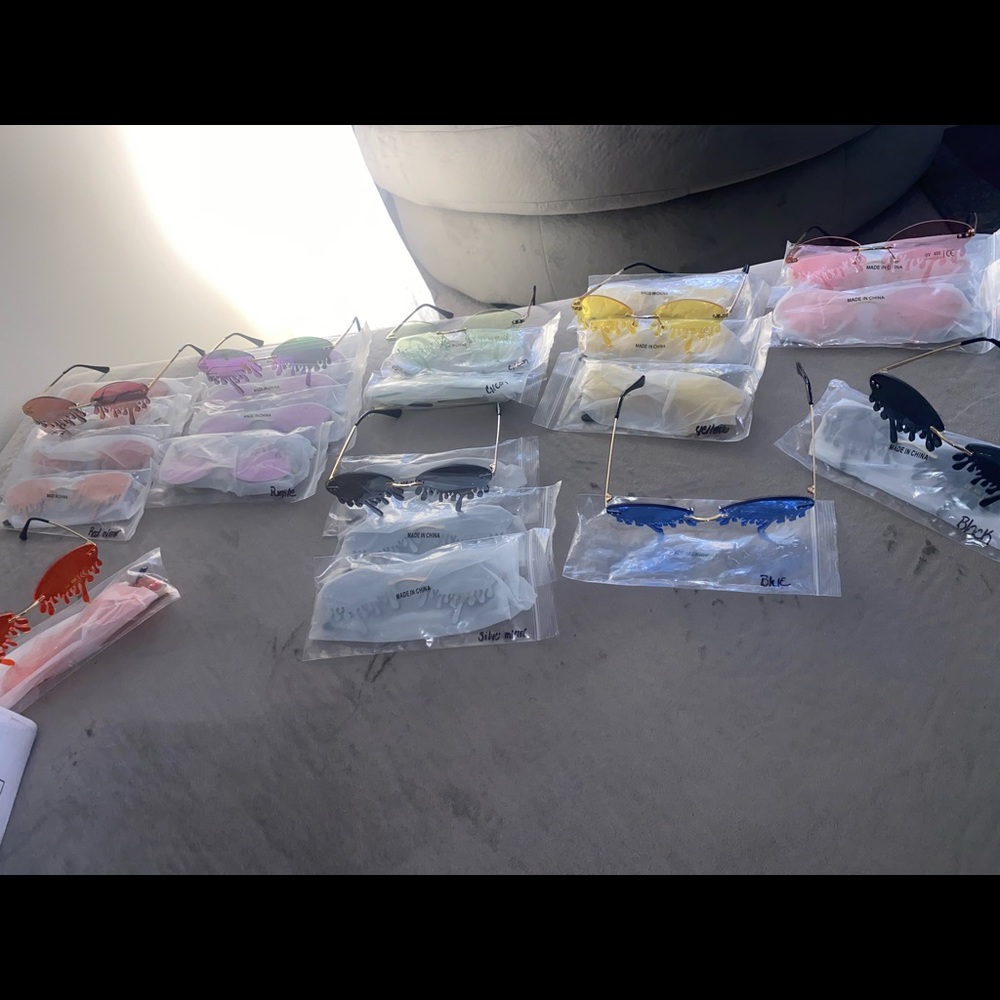 Shades(sold out) - Picture 3 of 3
